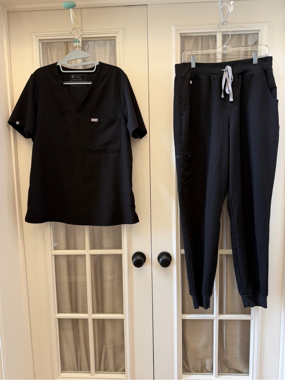 LARGE/TALL Women’s Black Figs Scrub Jogger Set EUC